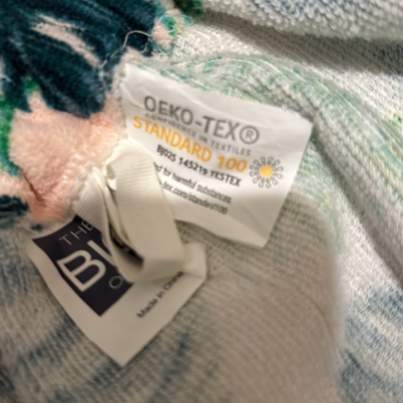 Ok-Tex the big one wrap towel NWOT - Picture 5 of 7